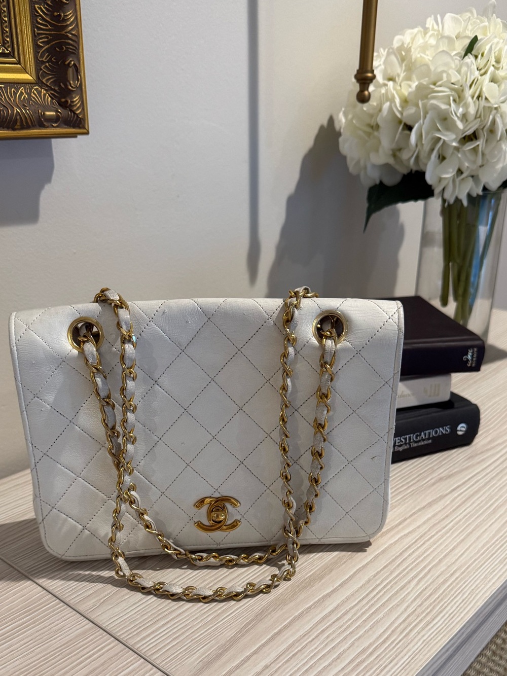 Chanel Vintage White Quilted Shoulder Bag -Gold Hardware - Entrupy Authenticated